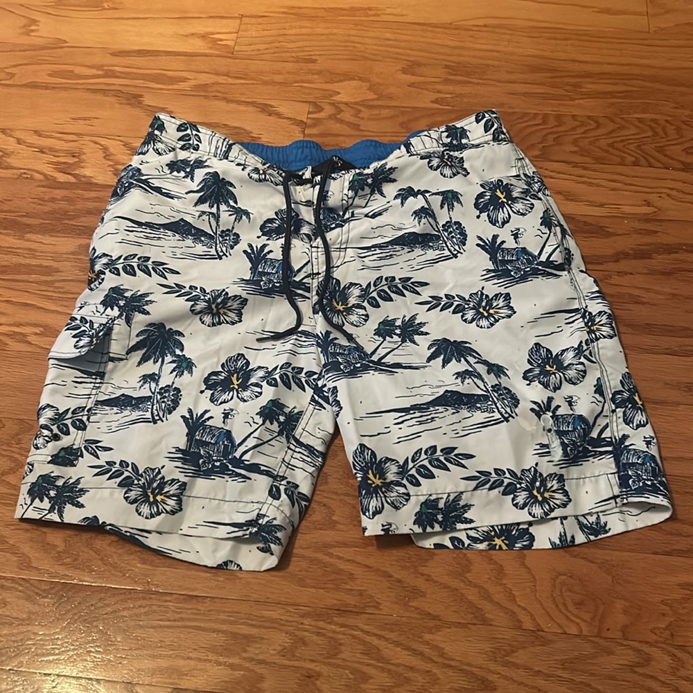 Chaps Men’s White and Blue Hawaiian Printed Swim Trunks with Pockets L